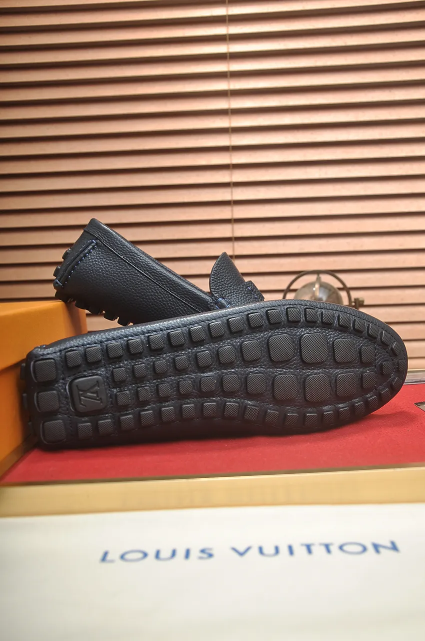 Men's men's shoes 💰420💶 [LV Doudou shoes] (water-dyed cowhide lining) new model is on the market, available on the official website. The new Doudou shoes are processed into single-color materials, and the uppers are made of imported horsehide leather. The body of the shoe is fully hemmed with mark thread, and is lined with imported original cowhide leather. The elegant shoe shape is super suitable for all-matching, and the size is 38-44.